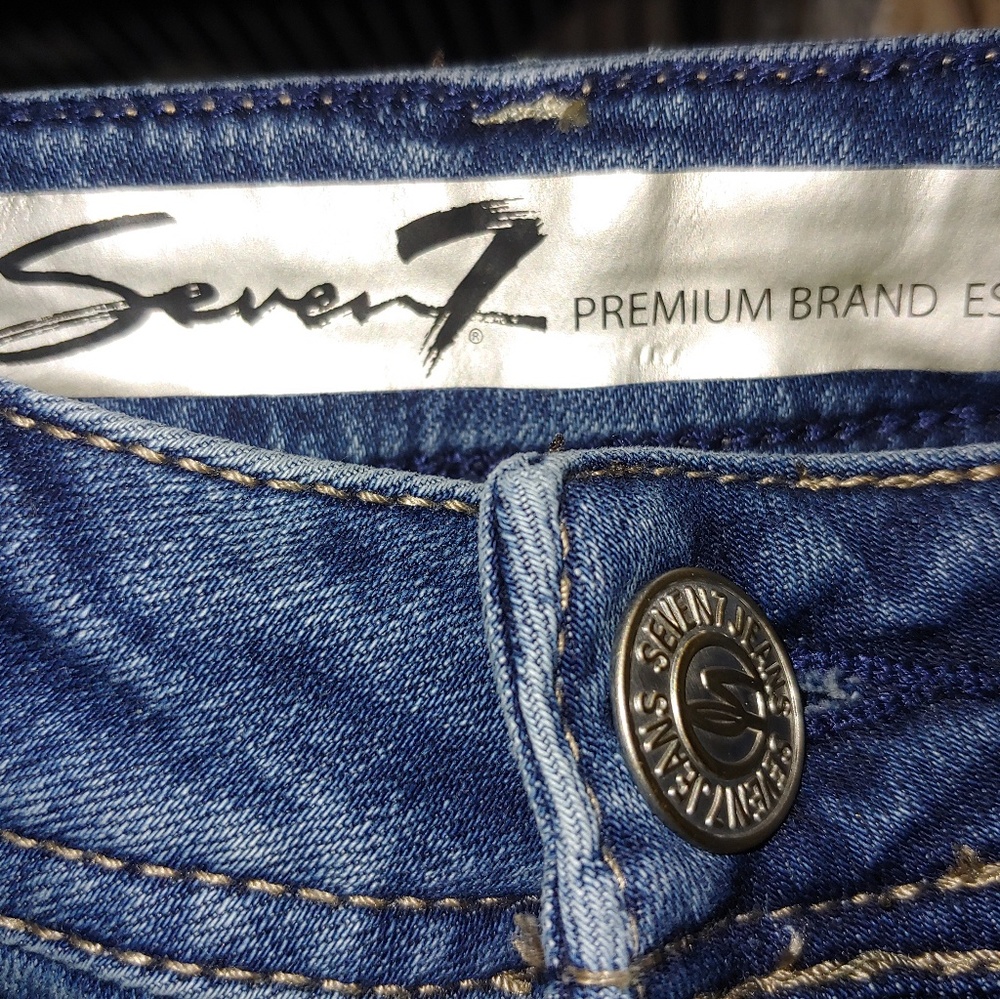 Jeans - Picture 2 of 4
